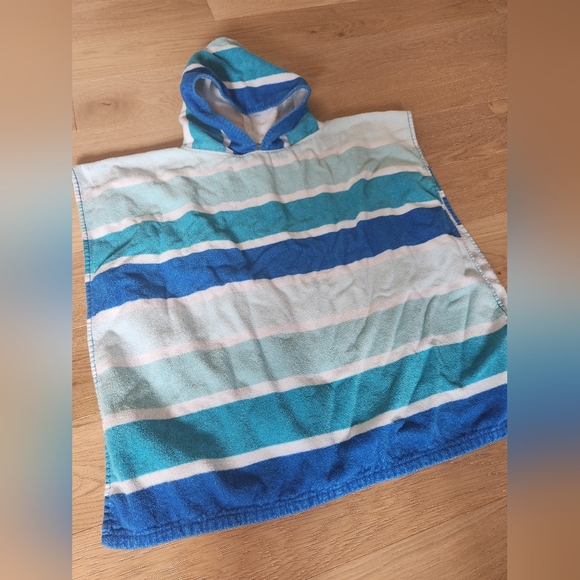 JOE FRESH | Hooded towel - Picture 2 of 3